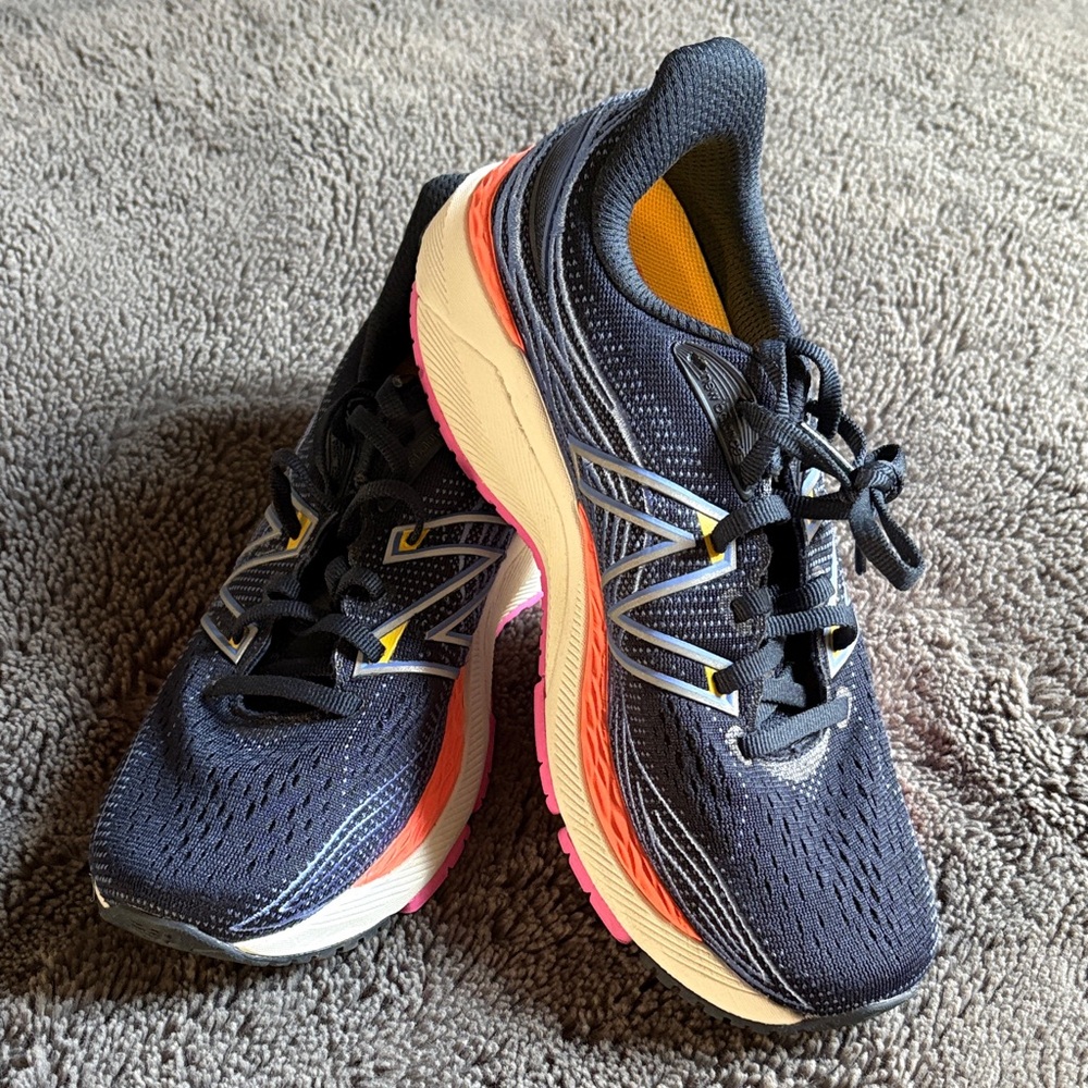 New Balance 860 Navy Running Sneakers with Pink & Orange Accents - LIKE NEW!